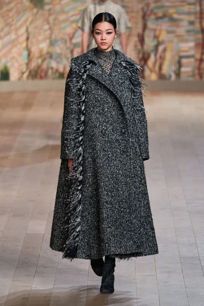 Look 14